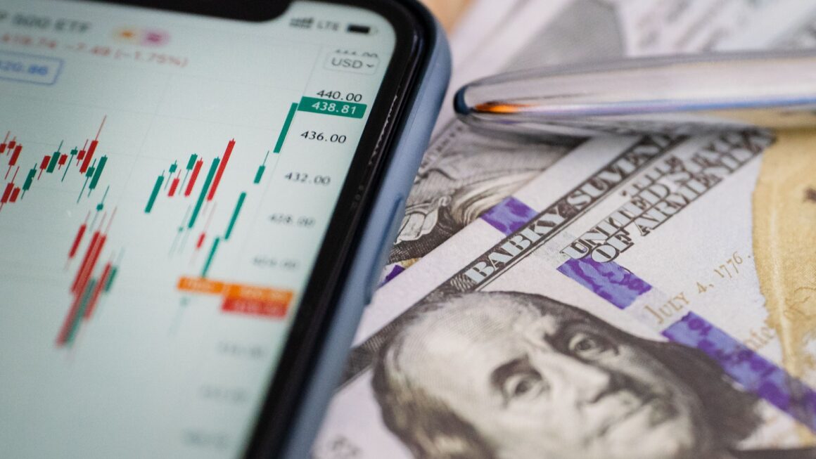 Todays Top Investing News: Market Trends and Key Updates